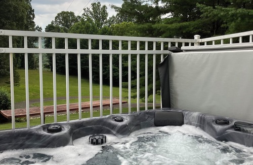 Troutville Apartment | Studio w/pool & hot tub -only minutes to Triple Crown hiking trails