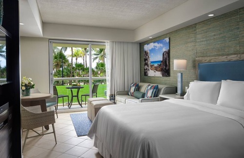 La Isla Resort | Studio - Westin Lagunamar Resort - Full Resort Access. On the beach.