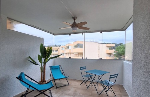 Mandelieu-La-Napoule Apartment | Studio with pool at the foot of Esterel