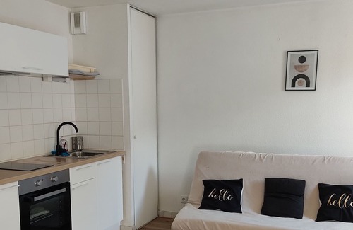 La Madeleine Apartment | Studio with balcony in Nice - 15 min from the sea