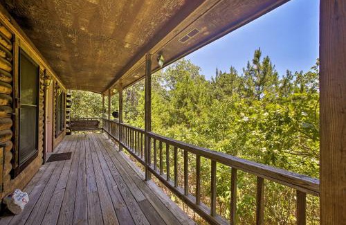 Eureka Springs House | Studio with Deck Near Thorncrown Chapel and Lakes