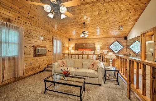 Eureka Springs House | Studio with Deck Near Thorncrown Chapel and Lakes