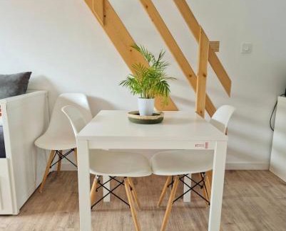 Bouaye House | "Studiocaroline44", 2 studios entre la ville et la mer, parking, cuisine, moins de 15min de l'aéroport