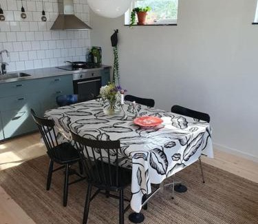 Arsta Havsbad House | Stugan