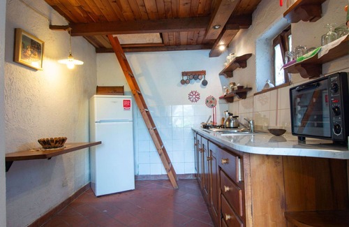Camporgiano House | Stunning private villa for 6 people with private pool, WIFI, TV and pets allowed