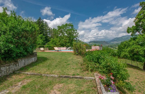 Camporgiano House | Stunning private villa for 6 people with private pool, WIFI, TV and pets allowed