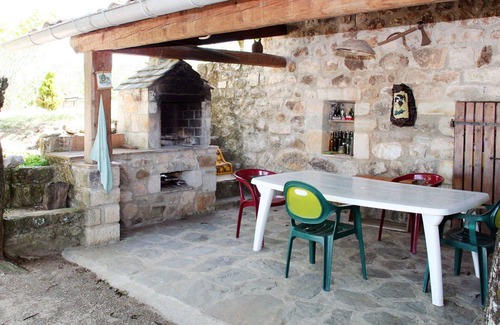 Saint-Genest-de-Bauzon House | Stunning private villa for 4 people with TV, terrace and pets allowed
