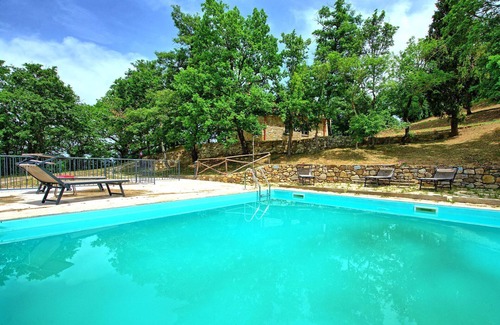 San Casciano dei Bagni Villa | Stunning private villa for 10 people with A/C, WIFI, private pool and panoramic view