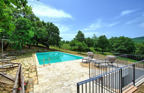 San Casciano dei Bagni Villa | Stunning private villa for 10 people with A/C, WIFI, private pool and panoramic view