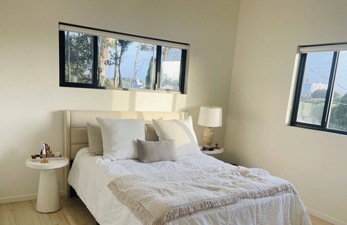 Ocean Park Apartment | Stunning 1 bedroom by ocean
