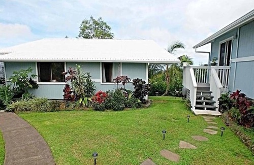 Papa Apartment | Stunning 180 degree Ocean Views 1 br/1 bath Studio on a 100% South Kona Farm