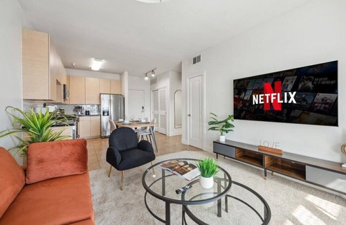 Marina del Rey Apartment | Stunning 1bdr apartment in MDR pool,parking,gym