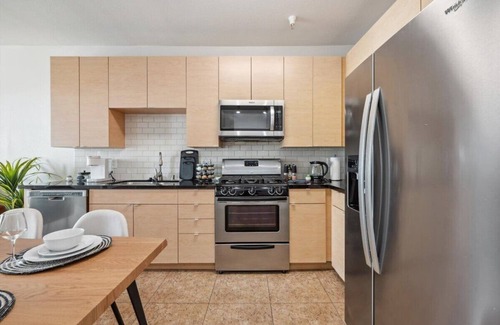 Marina del Rey Apartment | Stunning 1bdr apartment in MDR pool,parking,gym