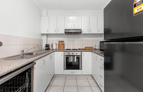 East Perth Apartment | Stunning 1bdr Paradise - Gym Pool