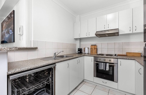 East Perth Apartment | Stunning 1bdr Paradise - Gym Pool