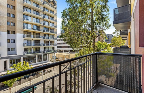 East Perth Apartment | Stunning 1bdr Paradise - Gym Pool