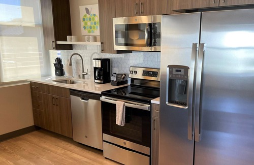 Riverside Apartment | Stunning 2 Bed Travel Apartment in the Heart of Spokane's Restaurant Scene