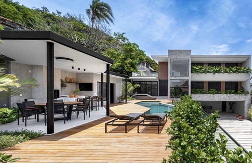 Itacoatiara House | Stunning 2022 Contemporary House