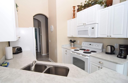 Tuscan Hills House | Stunning 3 bed/2 bath home, west-facing private pool, 8 miles to Disney!