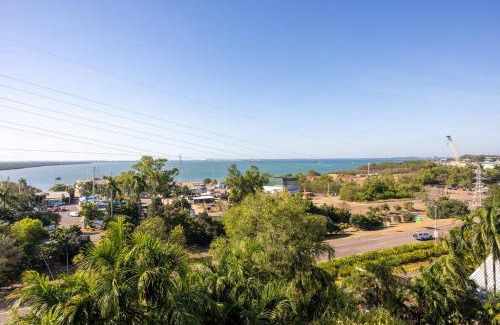 Stuart Park Apartment | Stunning 3-Bed with Sea View