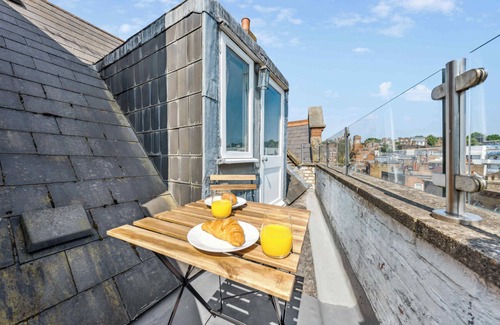 Frognal and Fitzjohns Apartment | Stunning 3-bedroom apartment in Hampstead by StayStayStay