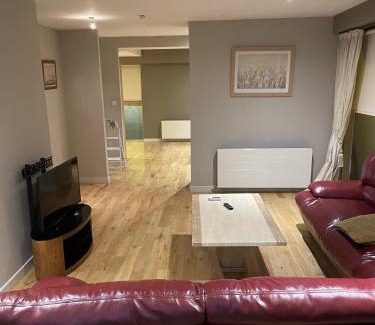 North West Apartment | Stunning 4-Bed Apartment in Glasgow west end