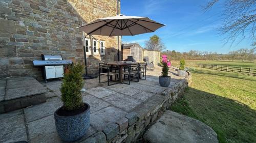 Winkhill House | Stunning 4 Bed Peak District Farmhouse - Alton Towers, Scarefest, Polar Bears, Chatsworth
