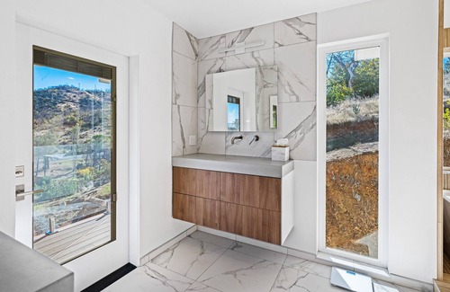Redding House | Stunning 4-Bedroom Mountain Home