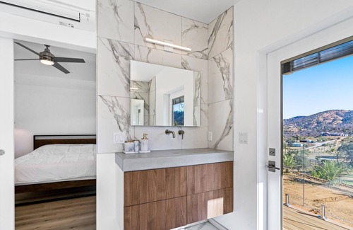 Redding House | Stunning 4-Bedroom Mountain Home