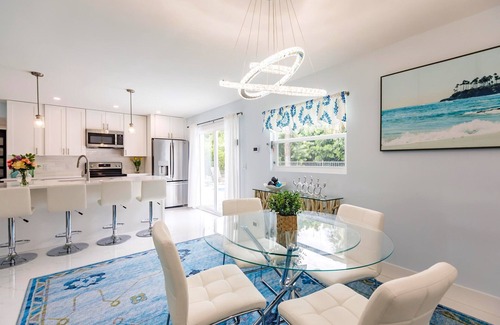 Central Naples House | Stunning 4BR Home w/Pool & Spa, Fire Pit