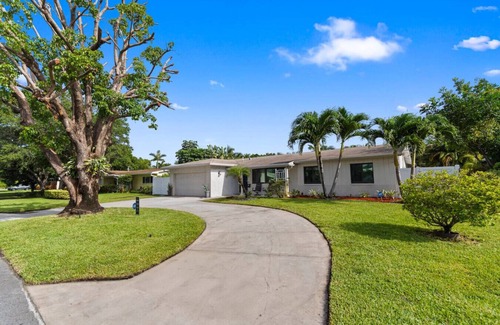 Coral Ridge Isles House | Stunning 4BR w/Pool & Games!