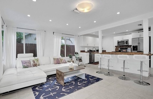 Ives Estates Villa | Stunning 5BR Villa w/Luxe Cabana & Heated Pool