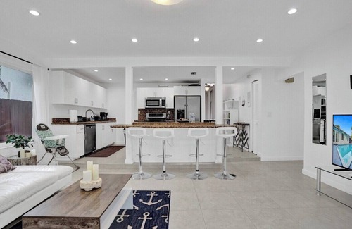 Ives Estates Villa | Stunning 5BR Villa w/Luxe Cabana & Heated Pool