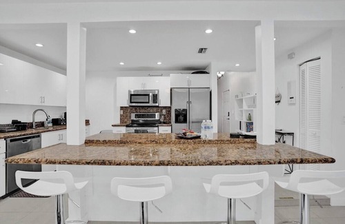 Ives Estates Villa | Stunning 5BR Villa w/Luxe Cabana & Heated Pool