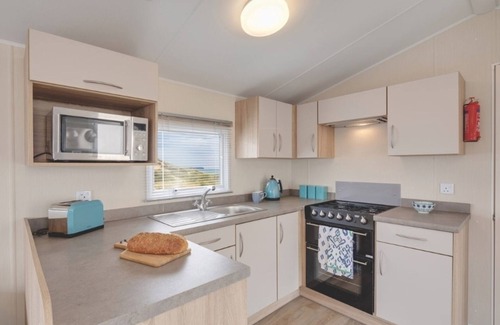 Skegness Ski Chalet | Stunning 6 Birth Caravan in Skegness, Herons Mead