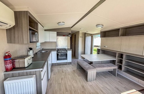 Great Yarmouth House | Stunning 8 berth caravan at Cherry Tree Holiday Park in Norfolk ref 70711C