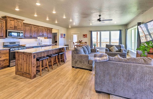 Leeds House | Stunning Adobe Home Overlooking Silver Reef