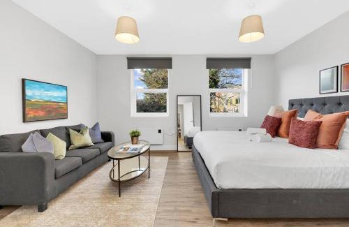 Tooting Apartment | Stunning and Extremely spacious 1bed flat in Tooting