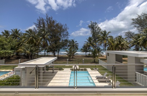 Zarzal House | Stunning And Spacious Beachfront Pool House Near Rio Mar Resort! See Video!
