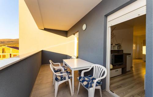 Gornji Karin Apartment | Stunning Apartment In Gornji Karin