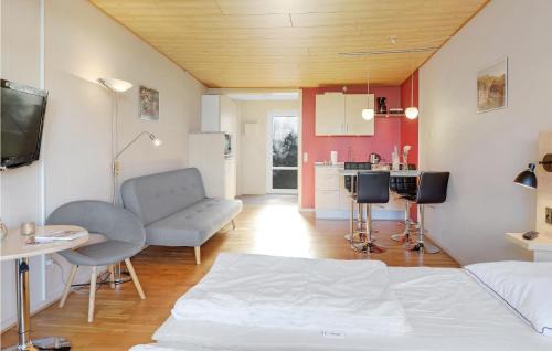 Sandvig Apartment | Stunning Apartment In Allinge With Wifi