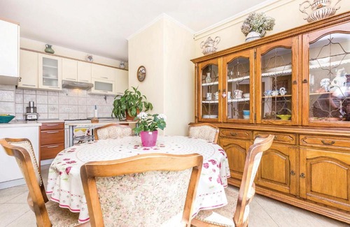Vinodolska opcina Apartment | Stunning apartment in Grizane with 3 Bedrooms and WiFi