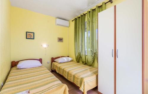 Sveti Juraj Apartment | Stunning Apartment In Sveti Juraj