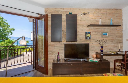 Njivice Apartment | Stunning apartment in Njivice with WiFi