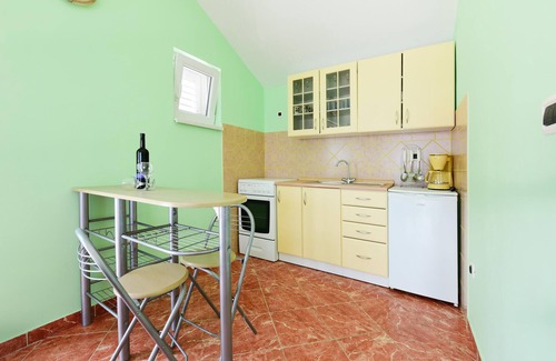Ugljan Apartment | Stunning apartment in Ugljan with WiFi
