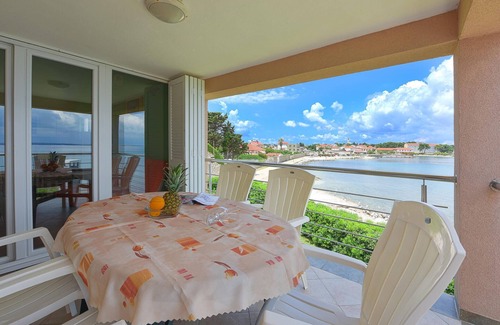 Ugljan Apartment | Stunning apartment in Ugljan with WiFi