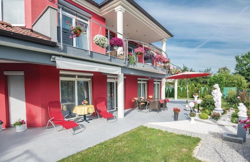 Viskovo Apartment | Stunning apartment in Viskovo with 2 Bedrooms and WiFi