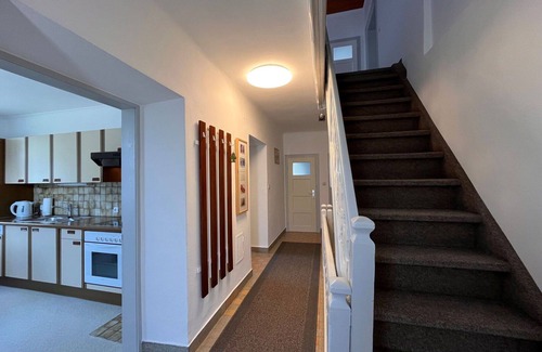 Augsdorf House | Stunning private villa for 6 guests with WIFI, TV and patio