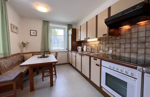 Augsdorf House | Stunning private villa for 6 guests with WIFI, TV and patio