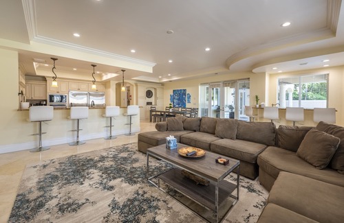 Birch Park Finger Streets House | Stunning Beach House-Steps to Beach. JULY 4th OPEN Walk restaurants, shops, park